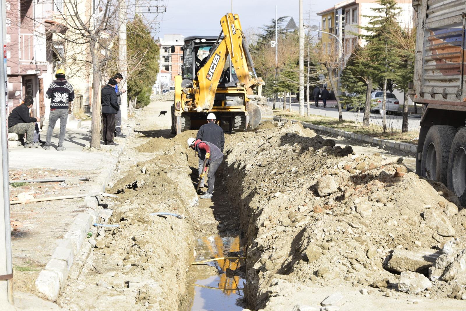 Çay Atatürk Bulvarında çevre düzenleme çalışmaları başladı