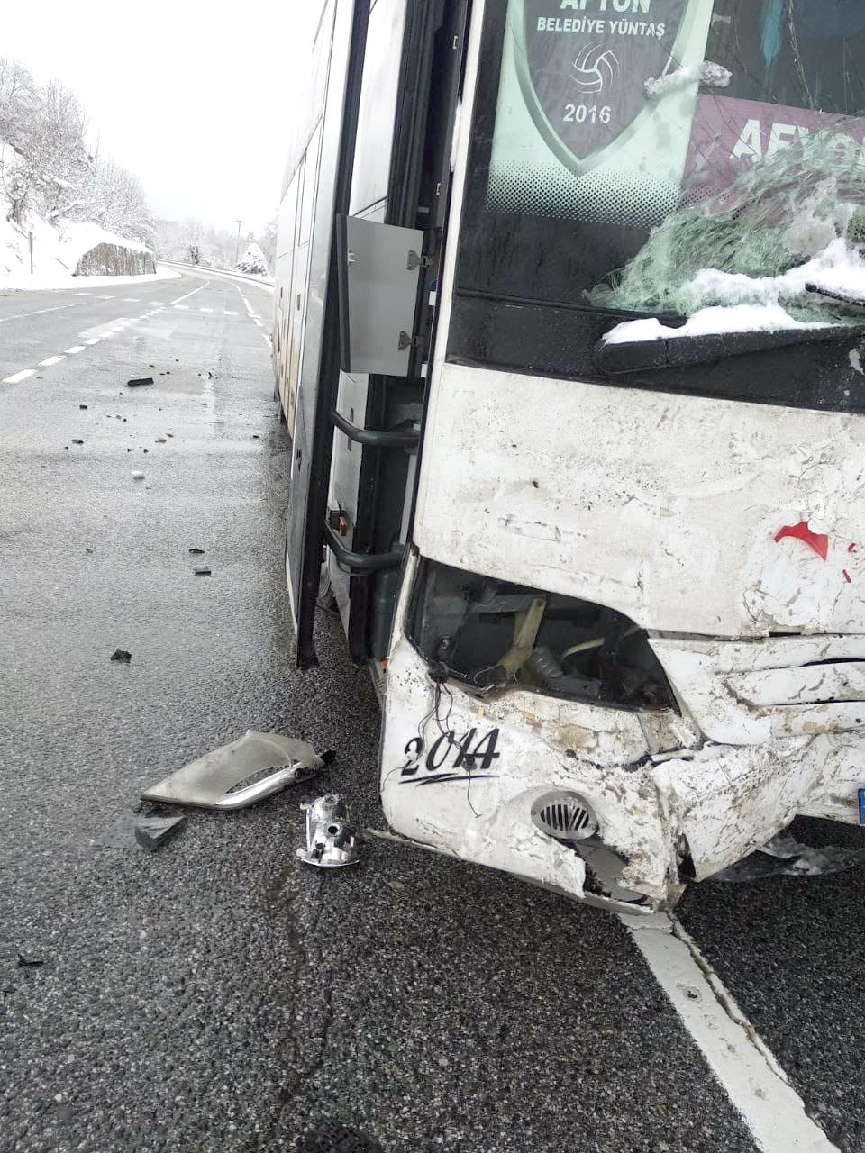 Belediye Yüntaş Voleybol takımımız kaza yaptı