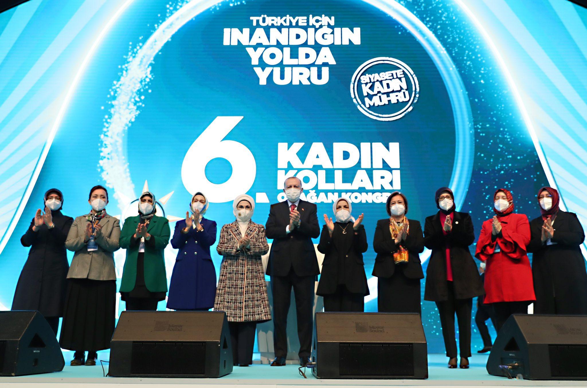 AK Parti Kadın Kolları kongresinde Ertürk divan üyesi seçildi