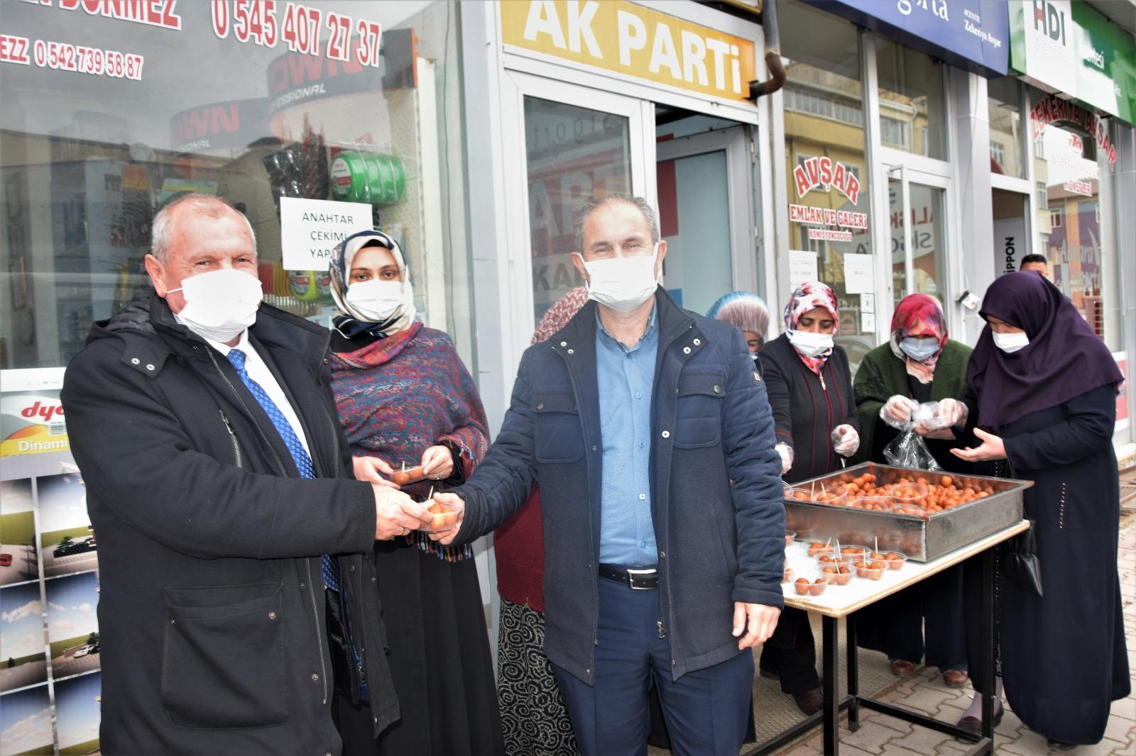 Çay İlçesinde Ak Partili Kadınlardan Lokma İkramı