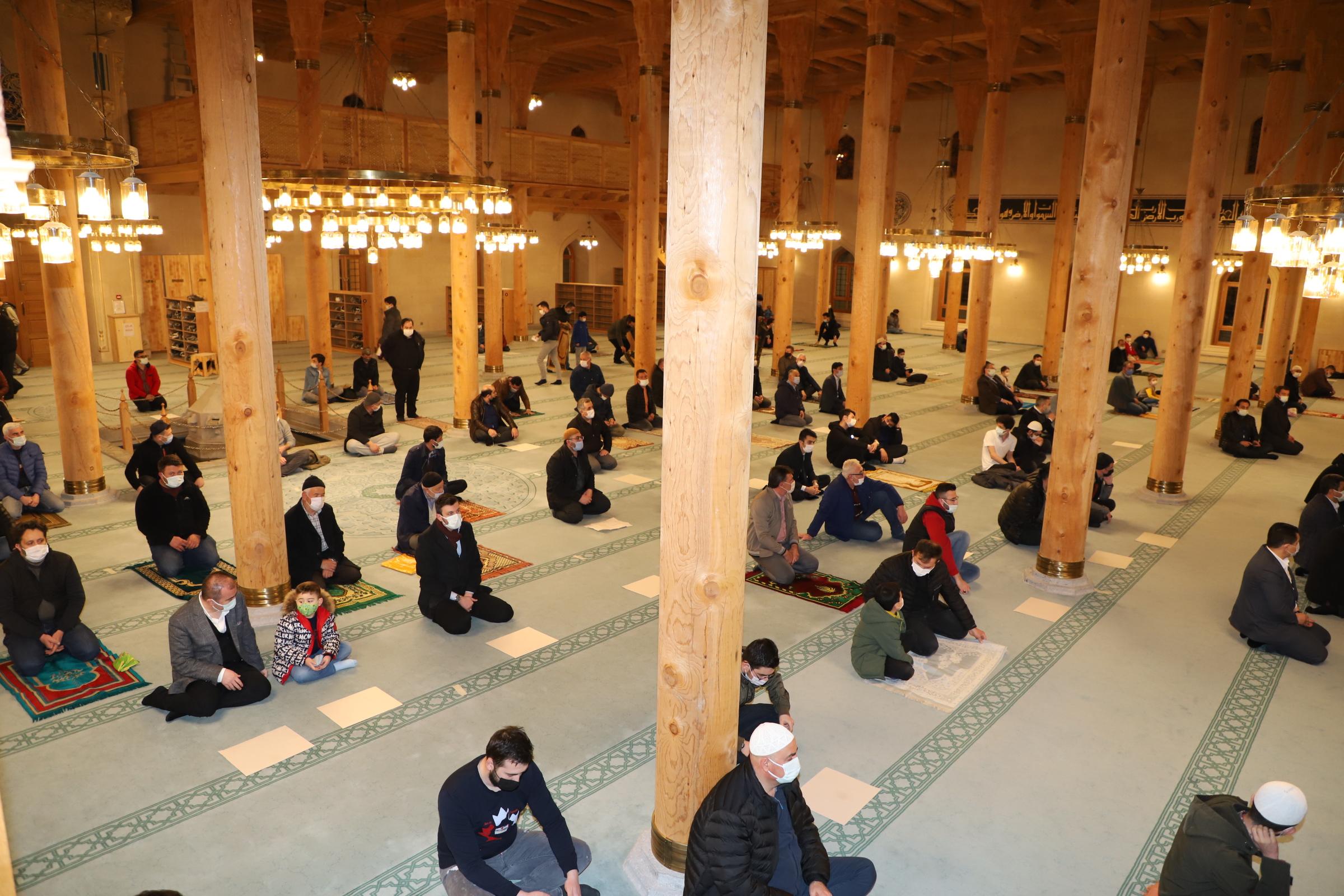 Paşa Camii'nde Miraç Kandili