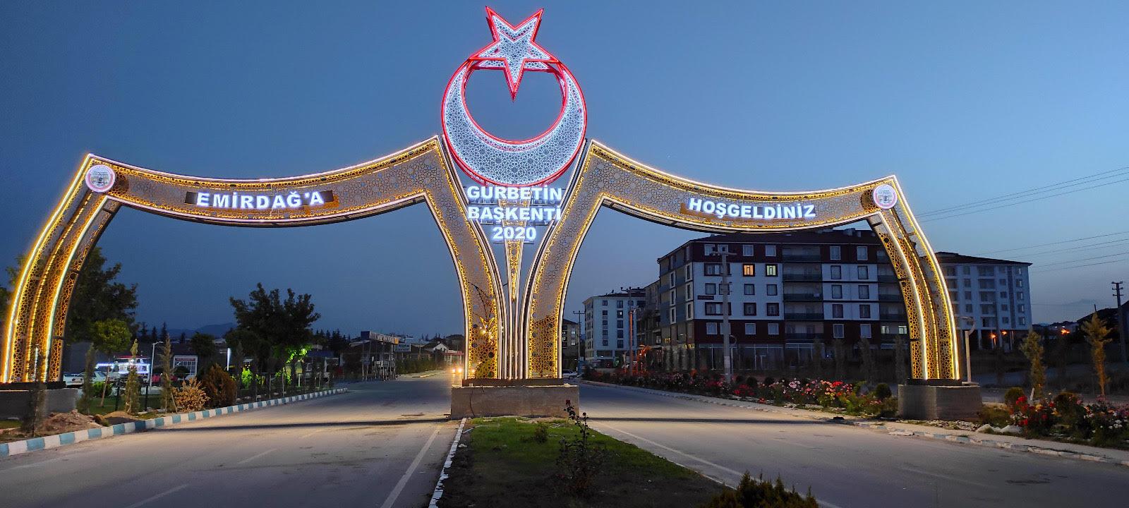 Emirdağ’da ‘Gurbetin Başkenti’ ve ‘Türküler Diyarı’ tagları konuldu