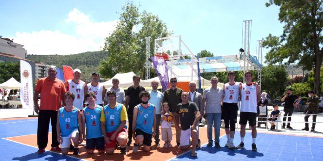 BASKETBOL TURNUVASI NEFES KESİYOR