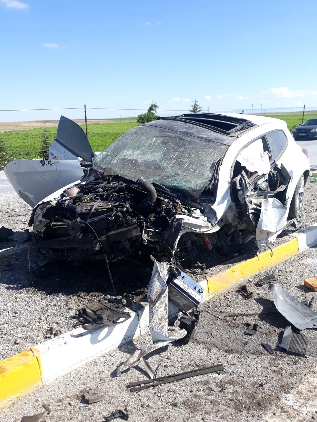 Afyon'da trafik kazası 3 yaralı