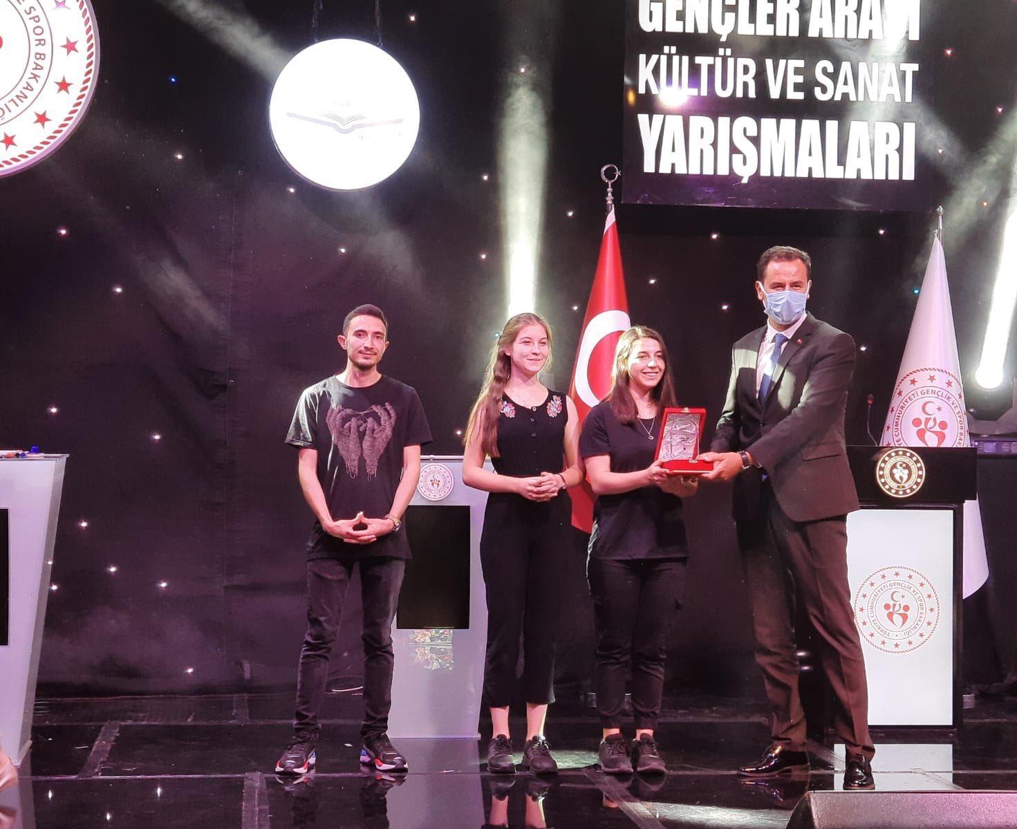 AKÜ Öğrencileri Bilgi Yarışmasında Türkiye 3.’sü oldu