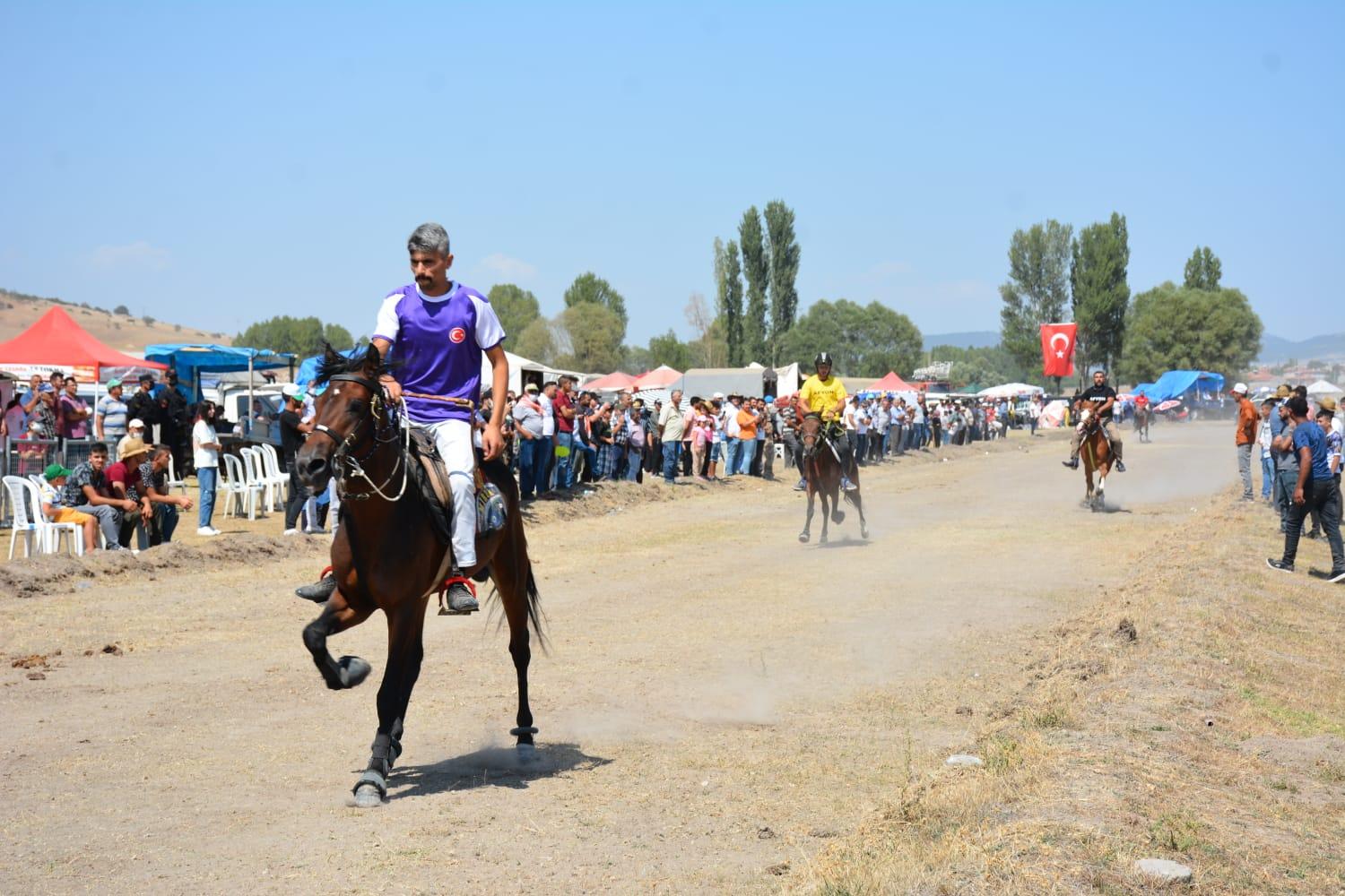 Frig Vadileri Rahvan At Yarışları Zafer Koşusu yapıldı