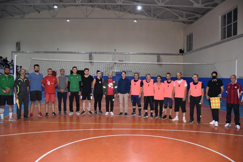 Kurumlar Arası Voleybol Turnuvası Başladı