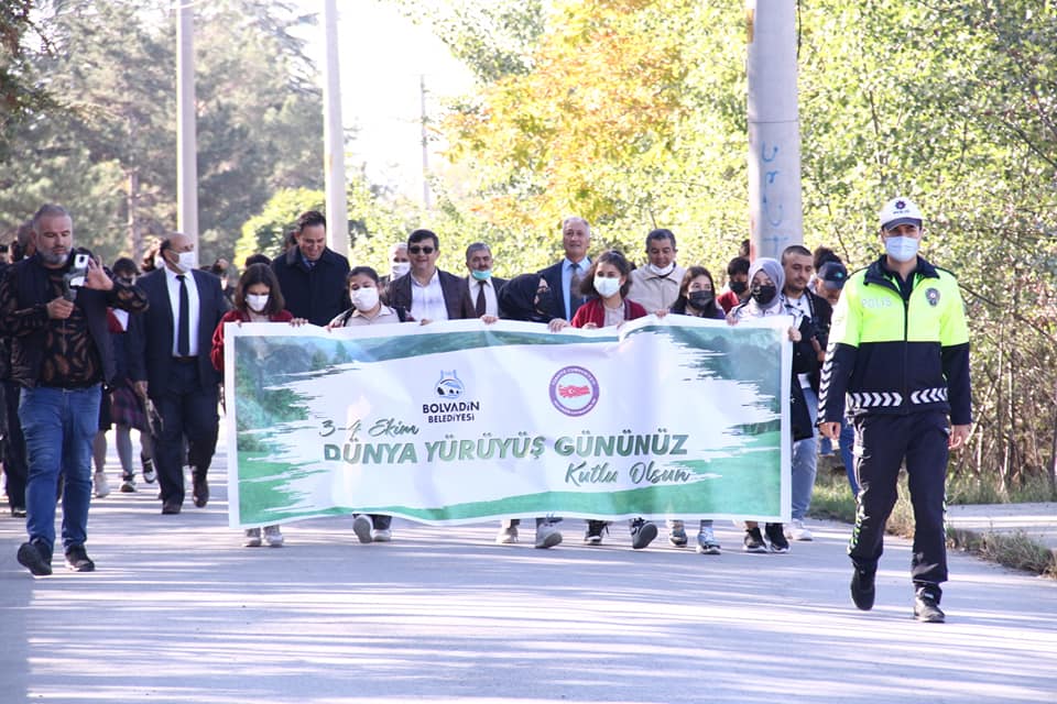 Bolvadin'de Dünya Yürüyüş Günü Etkinliği Gerçekleşti