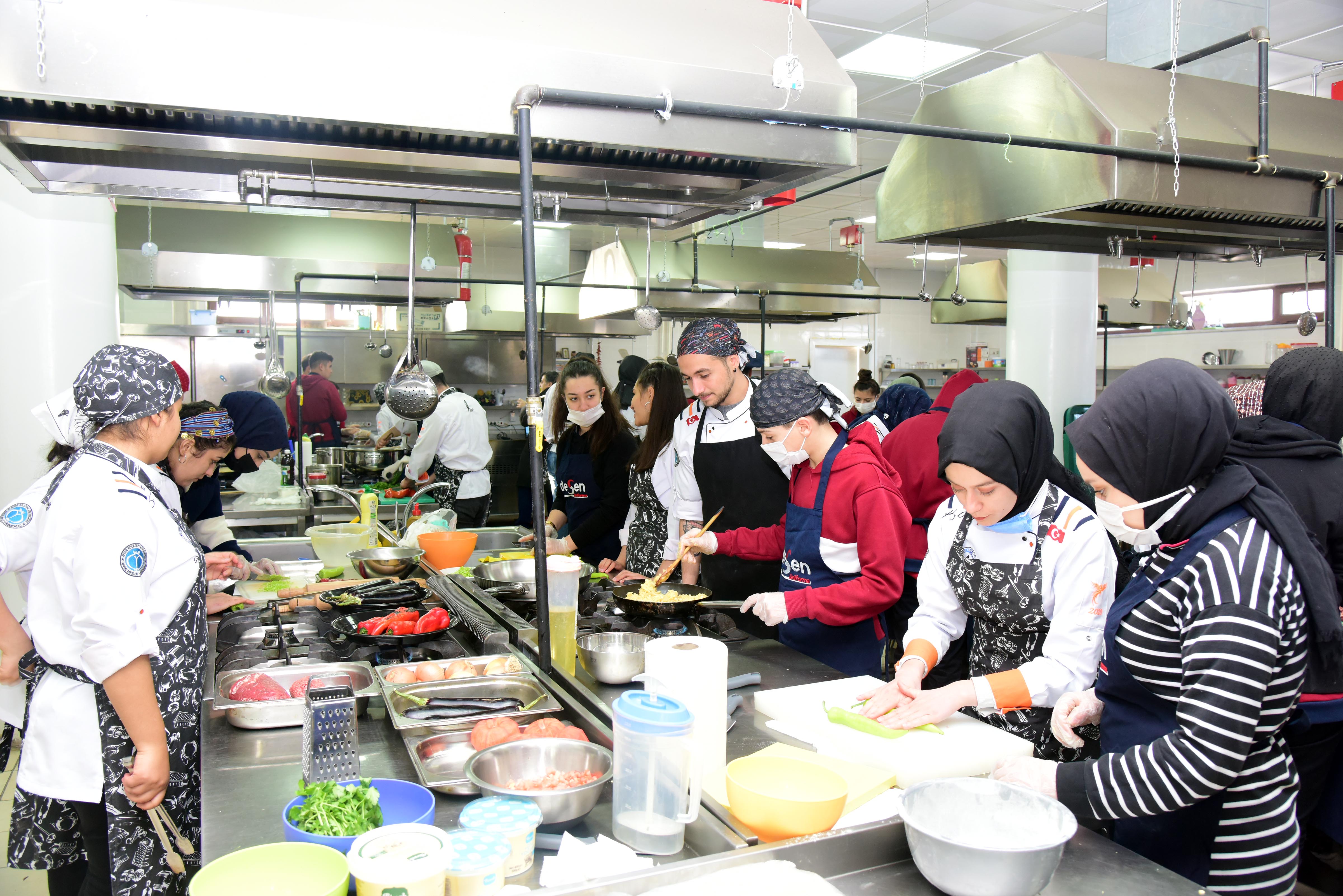 Afyon MYO Aşçılık Programından Sosyal Sorumluluk Etkinliği