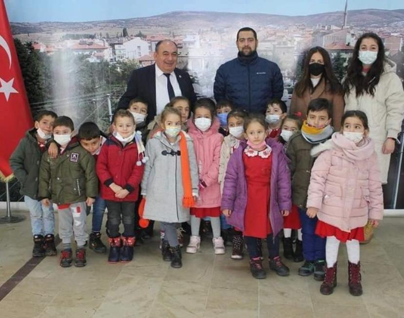 Çocuk gözünden demokrasi projesi ile çocuklara demokrasi eğitimi veriliyor