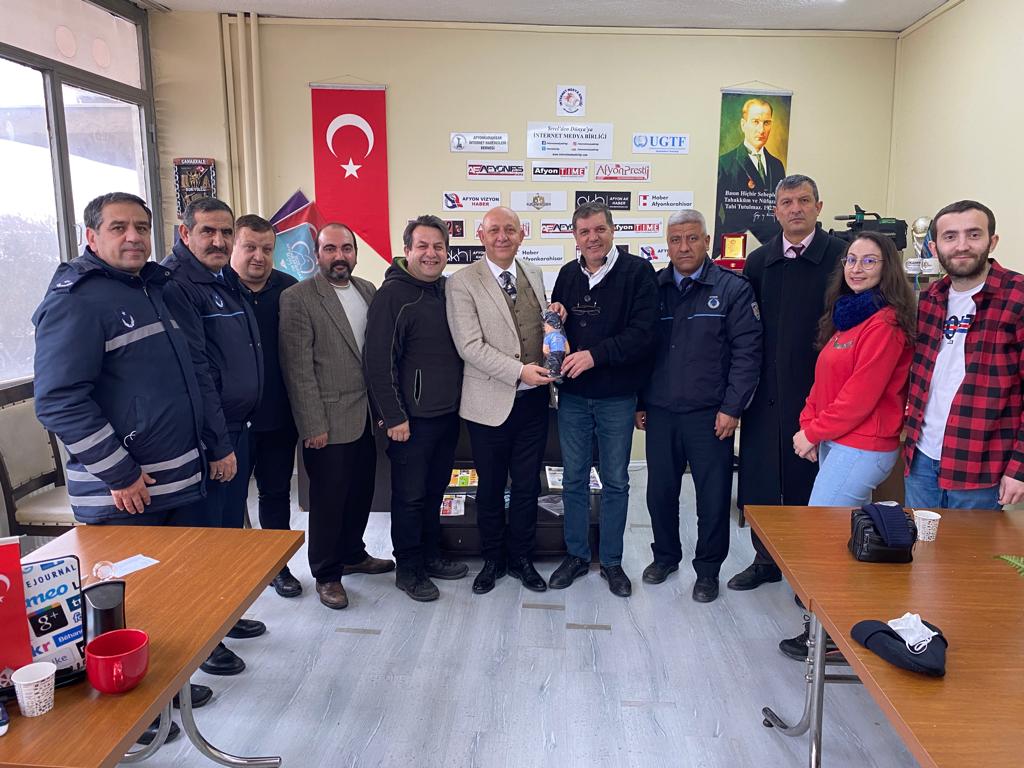 Zabıta Müdürü Taner Çelik ve ekibi İnternet Medya Birliğini ziyaret etti
