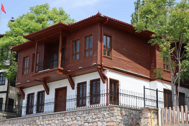 Kocaeli İzmit Belediyesi Şiir ve Edebiyat Evi açılışa hazırlanıyor