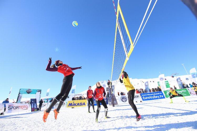 Kar voleybolu Avrupa Kupası Kayseri Erciyes'te