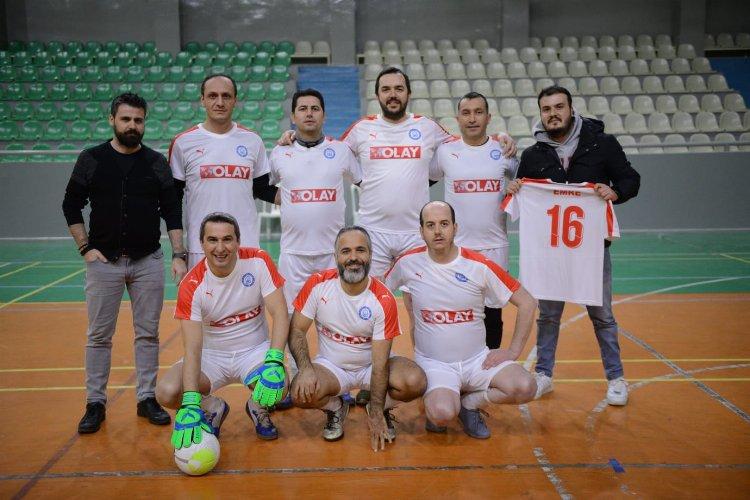 Bursa Yıldırım'da basın çalışanları futsal ile stres atıyor