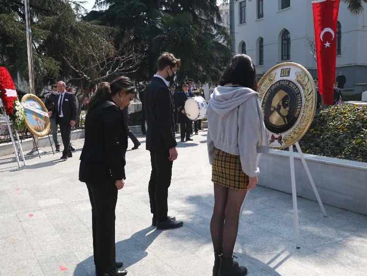 Bursa'da Tiyatro Günü'ne bayram tadında kutlama