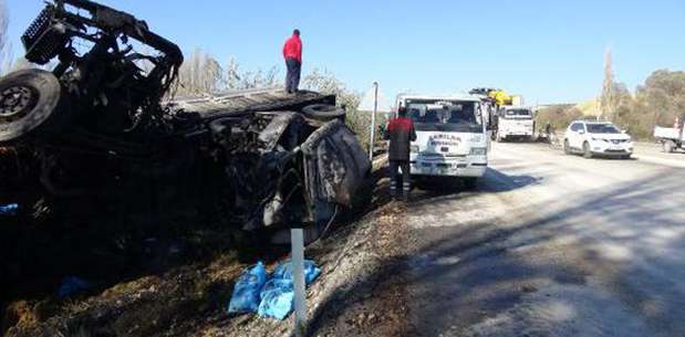 Afyonkarahisar'da zincirleme TIR kazası: 3 ölü