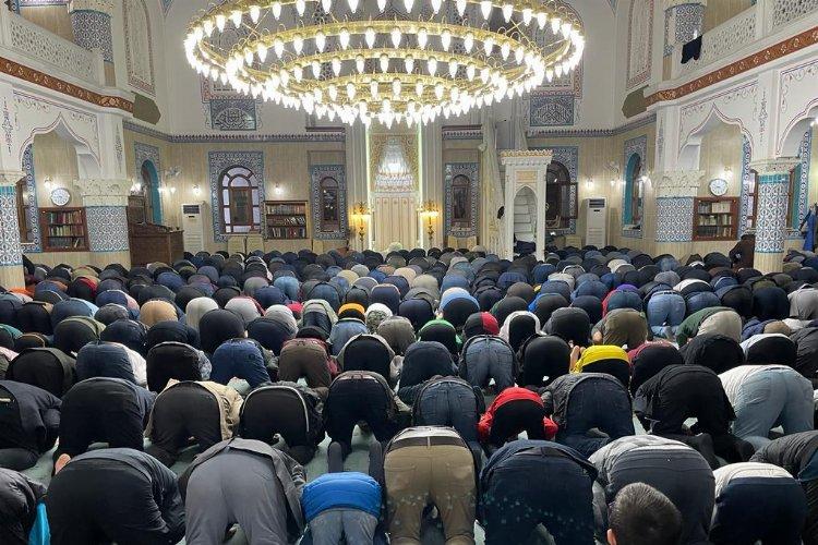 2 yıl aradan sonra Kilis'te ilk teravih namazı kılındı