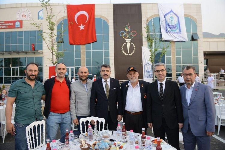 Şehit aileleri ve gaziler Bursa Yıldırım Belediyesi iftarında buluştu