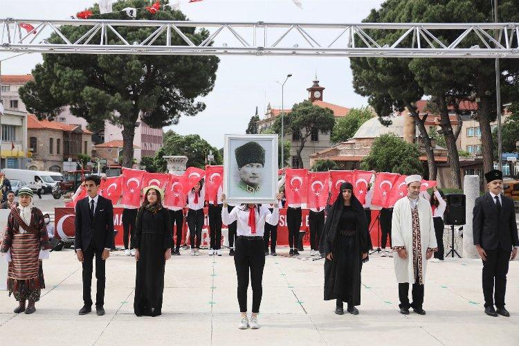 İzmir Bergama'da 19 Mayıs coşkusu