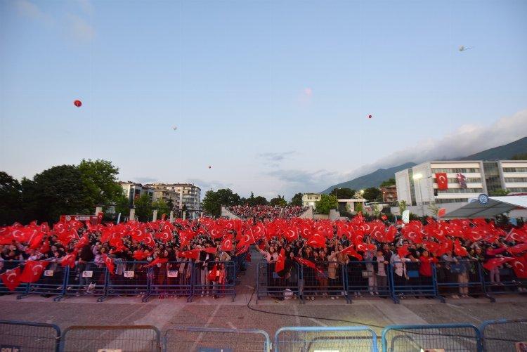 Gençlik Bayramı Bursa Yıldırım'da coşkuyla kutlandı