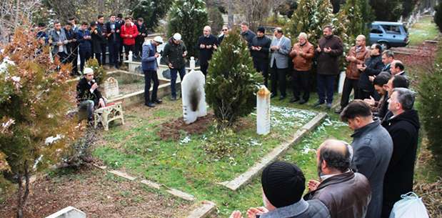 İlk İmam Hatip’in ilk mezunu kabri başında anıldı