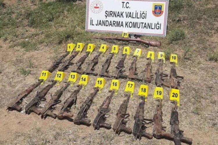 Şırnak'ta toprağa gömülü tüfekler bulundu