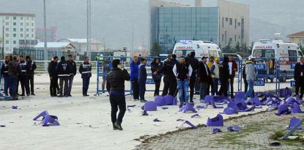 Afjet Afyonspor ile Bucaspor maçı sonrası olaylar çıktı