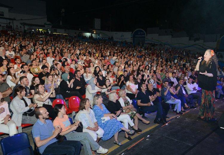 Bursa'da Balkan Orkestrası'ndan uluslararası coşku