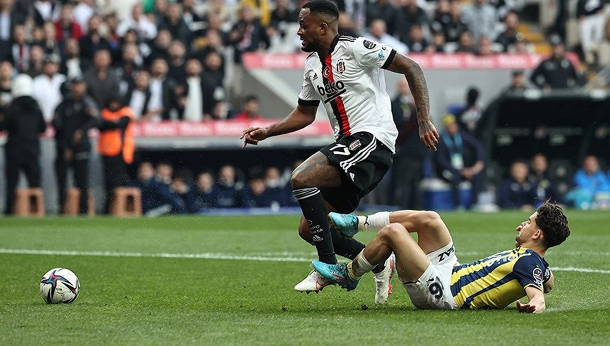 Cyle Larin, Beşiktaş'a veda etti