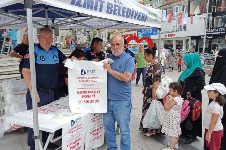 Kocaeli İzmit'te 40 bin kurban poşeti dağıtıldı