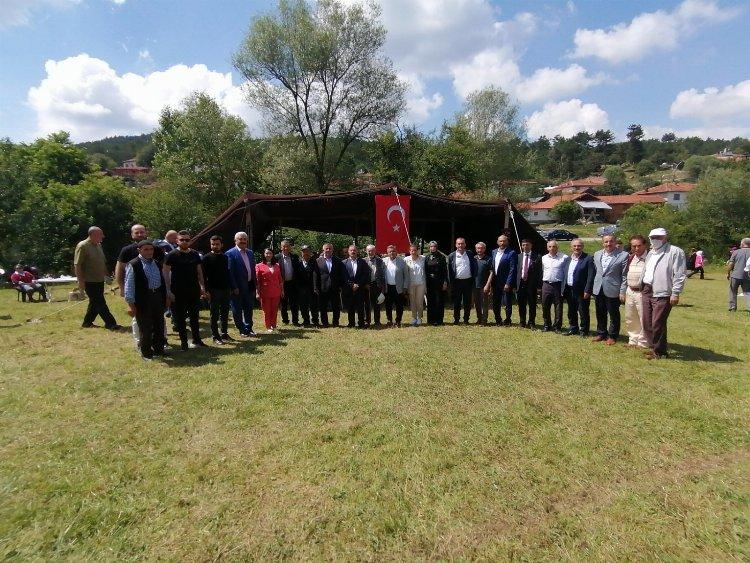 Bilecik’te Pazaryerinde geleneksel buluşmaya yoğun ilgi