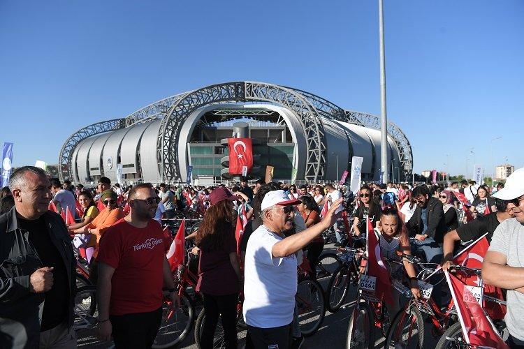 Kayseri Türkiye aşkına pedalladı