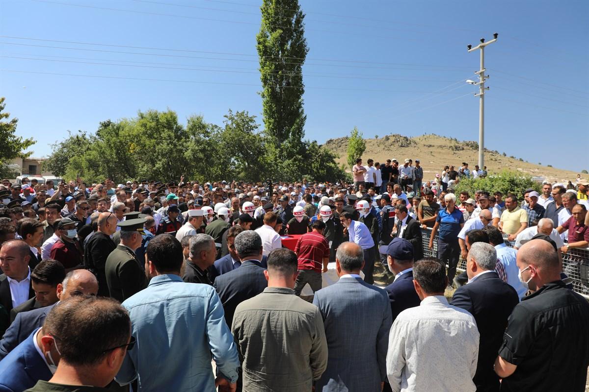 Şehit Cüneyt Taşyürek Dualarla Son Yolculuğuna Uğurlandı