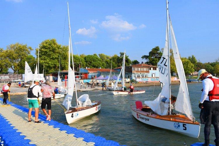 Yelkenler Bursa İznik'te şişiyor