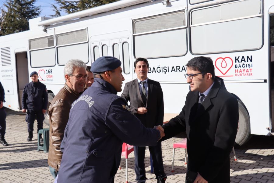 Hocalar ilçe protokolü kan bağışında bulundu