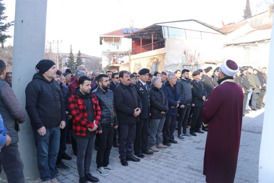 Kıbrıs Gazisi Halit Üresin son yolculuğuna uğurladı