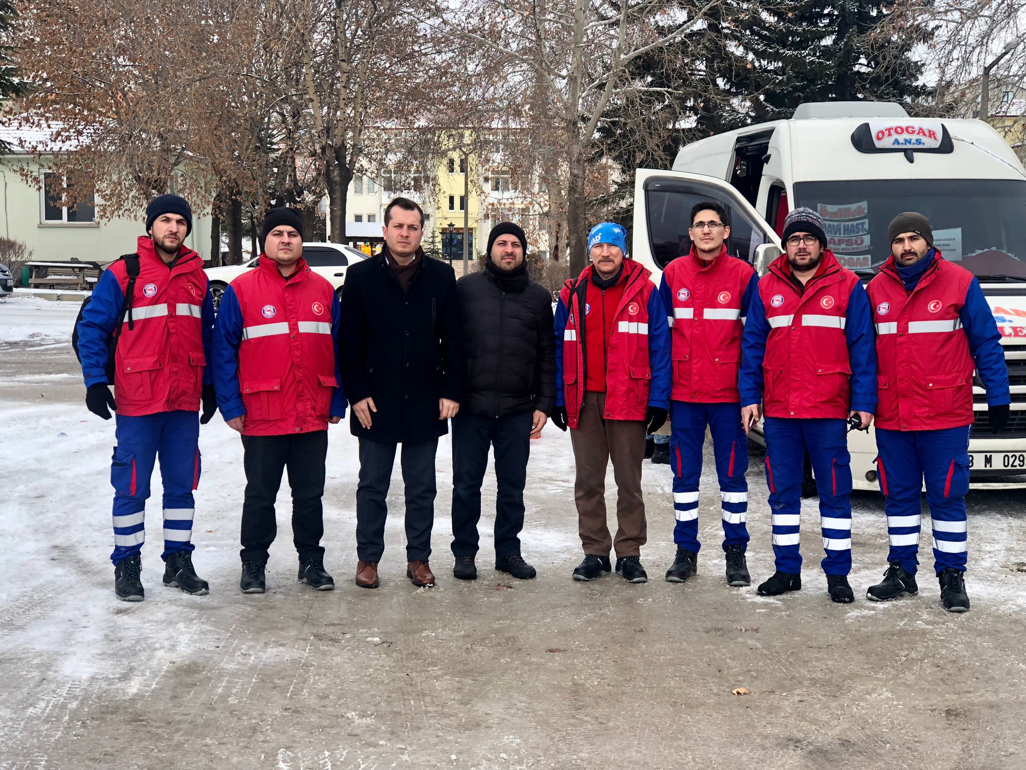 “Milletimiz bugünleri el ele vererek aşacaktır.”