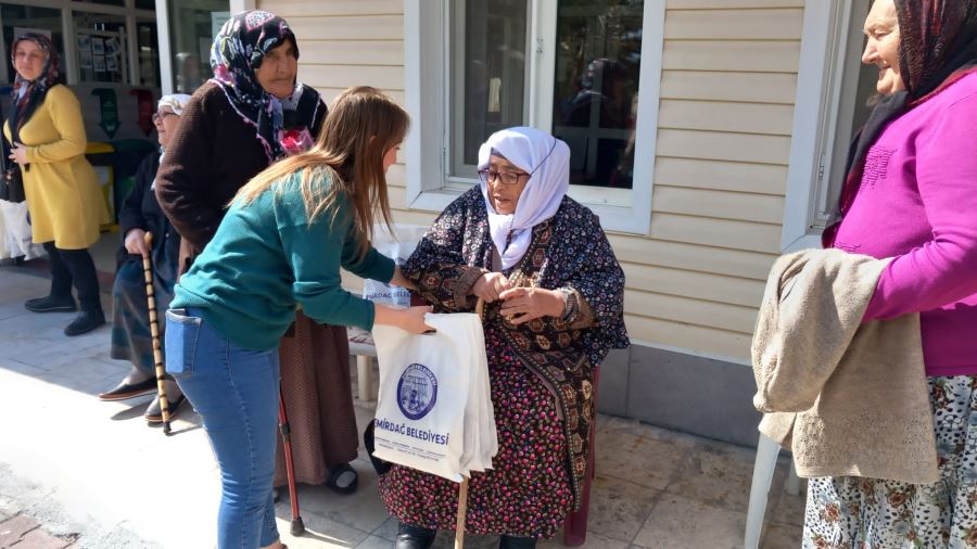 Emirdağ Belediyesi’nden Huzurevi sakinlerine ziyaret