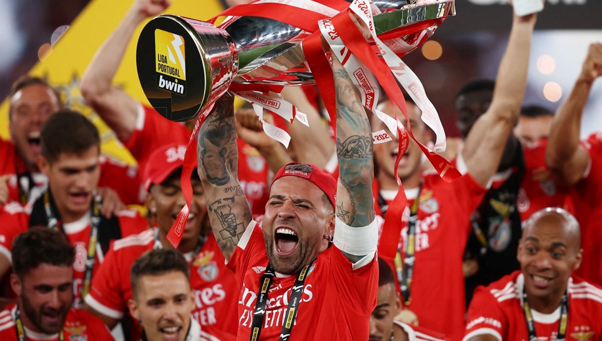 Portekiz'de şampiyon Benfica