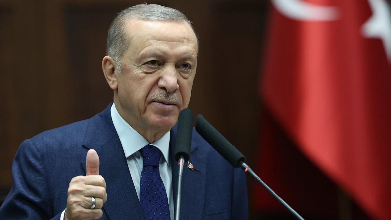 MECLİS ONAYLADI: Erdoğan imzaladı! AĞUSTOS AYINDA emekli maaşları 5.000 TL fazla ödenecek