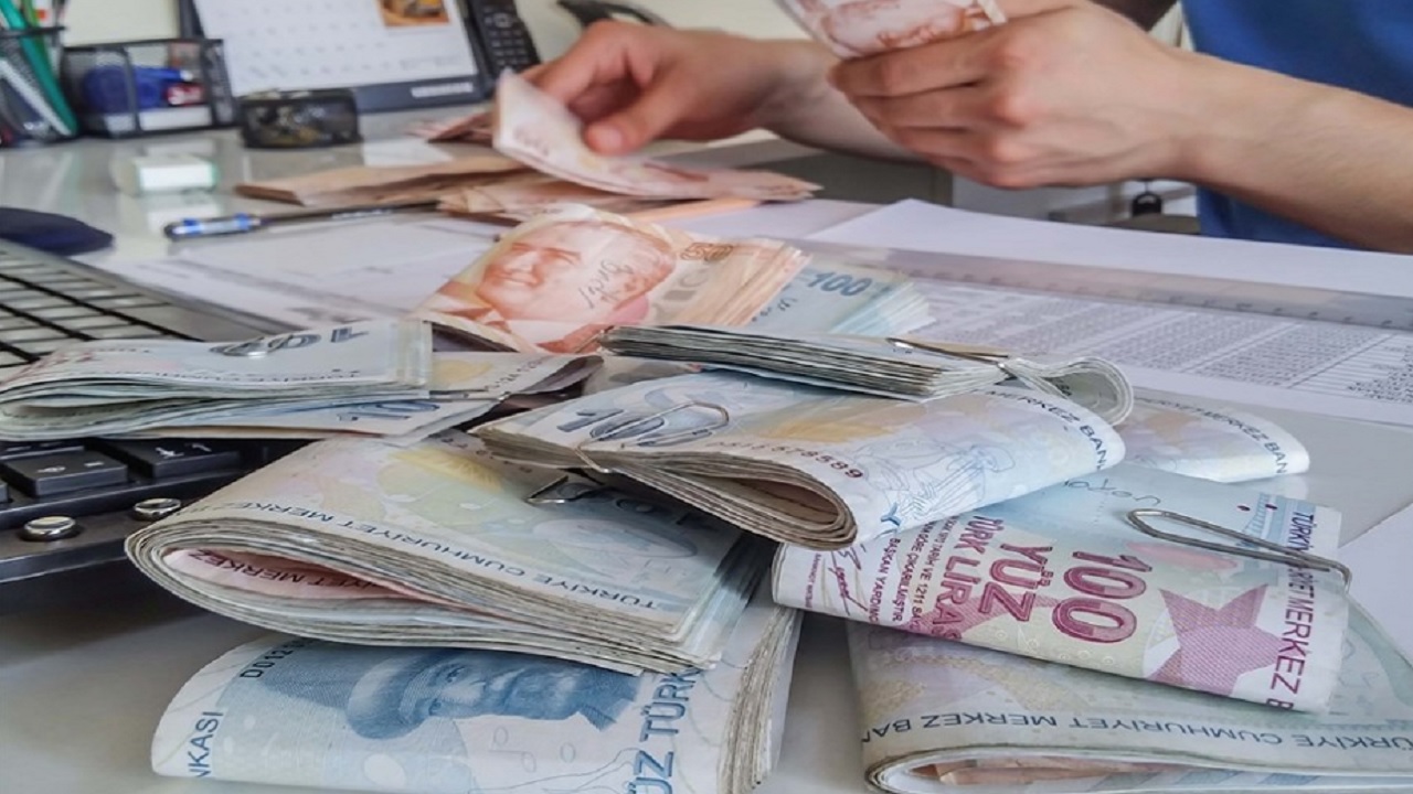 15.5 milyon emekliye 23 AĞUSTOS PAZARTESİ günü İlk müjde verildi: Emeklilerin banka hesabına 40.000 TL yatırılıyor! Tek koşul