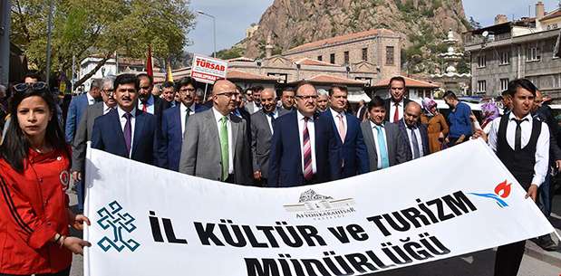 Turizm Haftası  Kortej Yürüyüşü ile Başladı