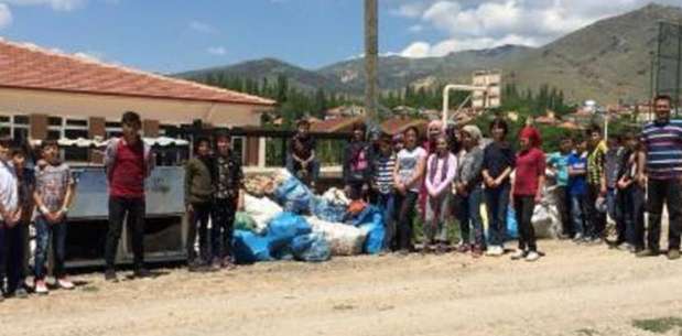 Öğrencilerden geri dönüşüm projesine destek