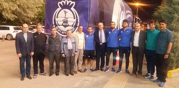 ANKARA'DAKİ DERNEKTEN AFJET AFYONSPOR KAFİLESİNE ZİYARET