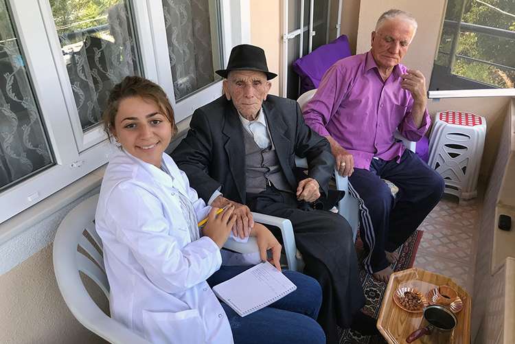 Gerontoloji Hizmetlerinde Uzun Ömürlü İnsanlar Dikkat Çekiyor