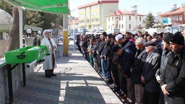 Buz tutan gölette boğulan çocuk toprağa verildi