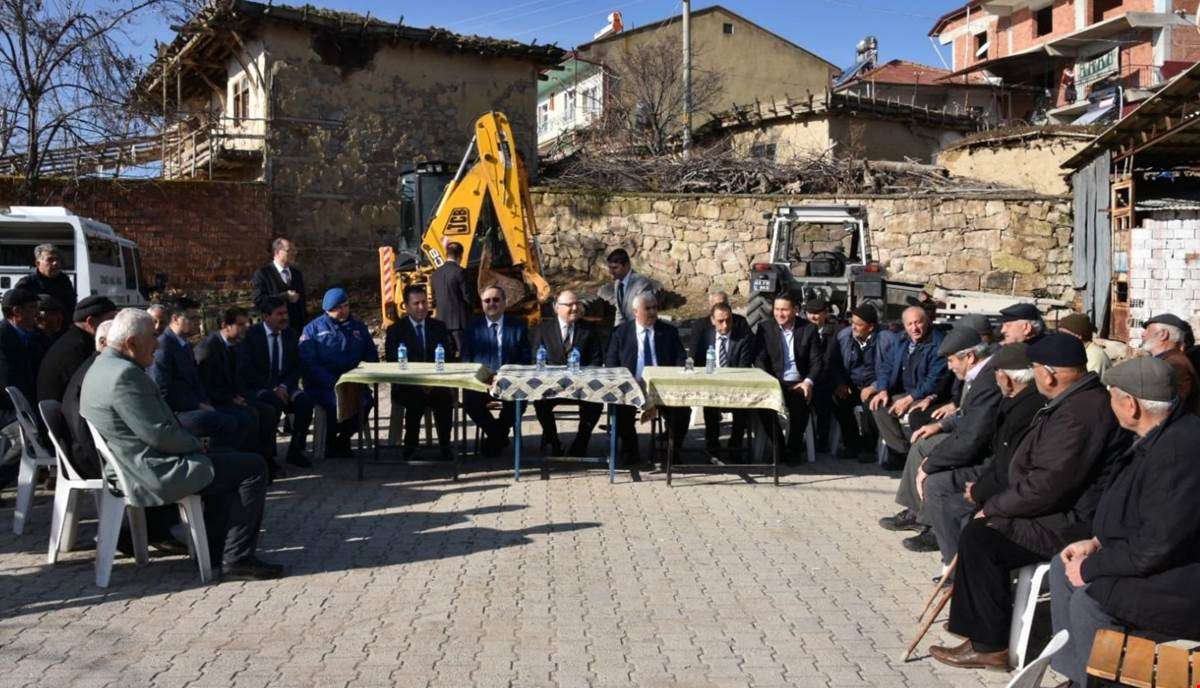 Bir Kap Sıcak Yemek Bir Parça Mutluluk