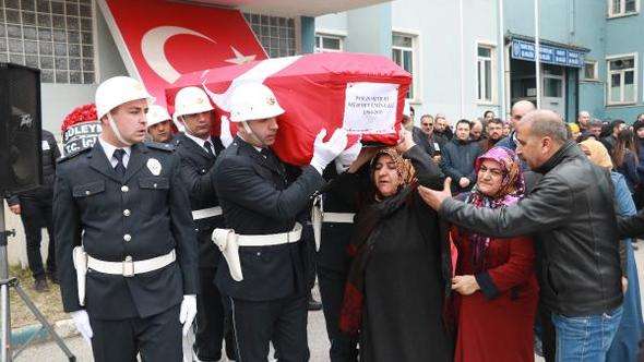 Aort damarı yırtılarak hayatını kaybeden polis, son yolculuğuna uğurlandı