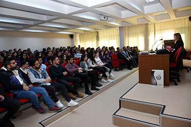 HUKUK FAKÜLTESİNDE KADIN HAKLARI KONFERANSI DÜZENLENDİ