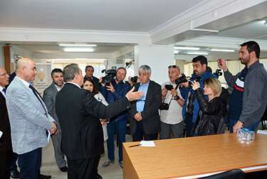 “Bir yanda trenden inenler, bir yanda halkı uçağa bindirmek isteyenler var”